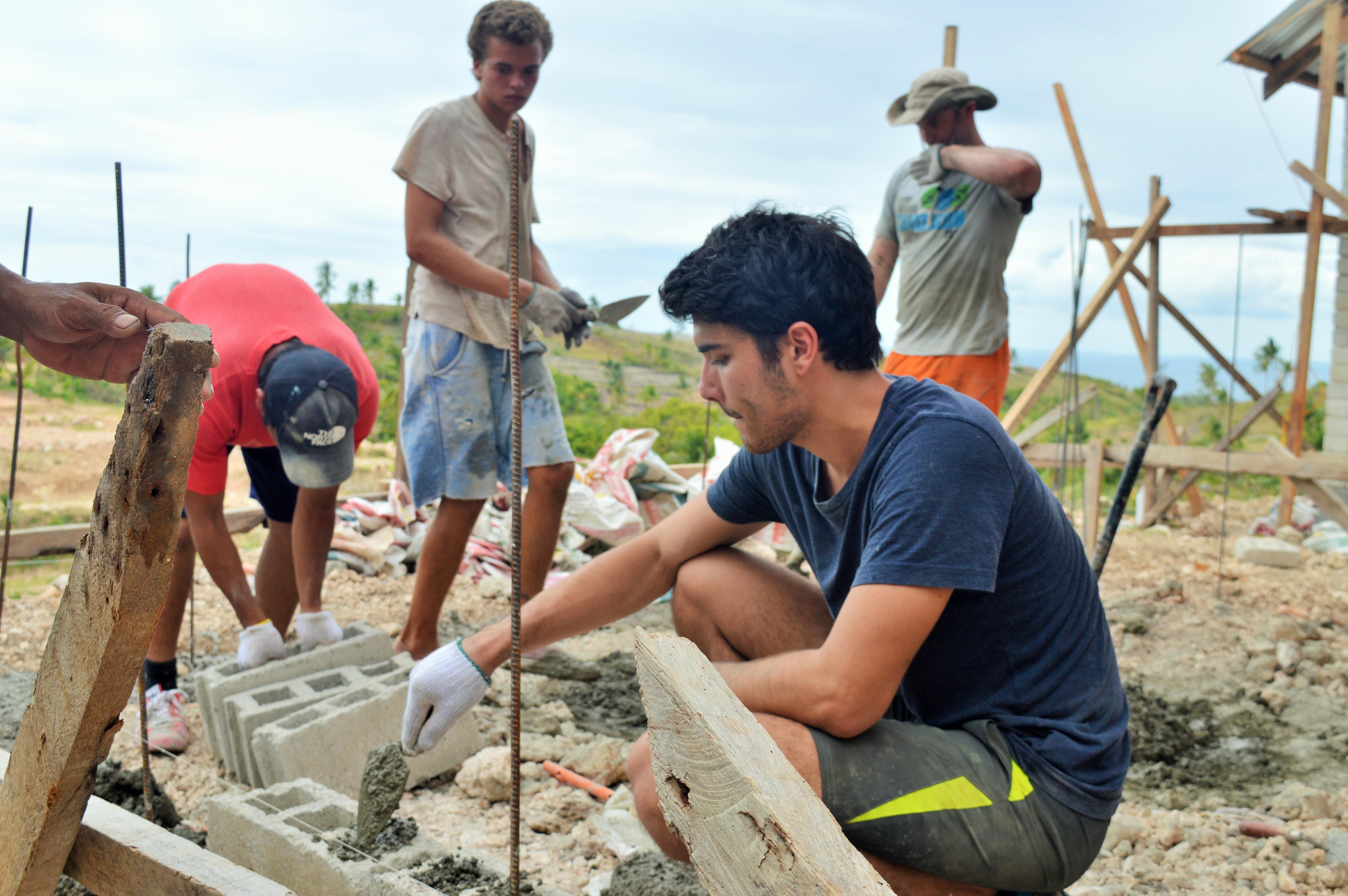 Projects Abroad volunteers helping to build schools and classroom for much needed disaster relief as part of their building volunteer work in the Phillippines. Projects Abroad volunteers can be seen helping to build schools and classroom for much needed disaster relief as part of their building volunteer work in the Phillippines.
